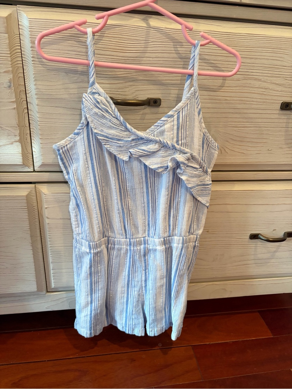 Vineyard Vines girl romper size 7-8 🐚
